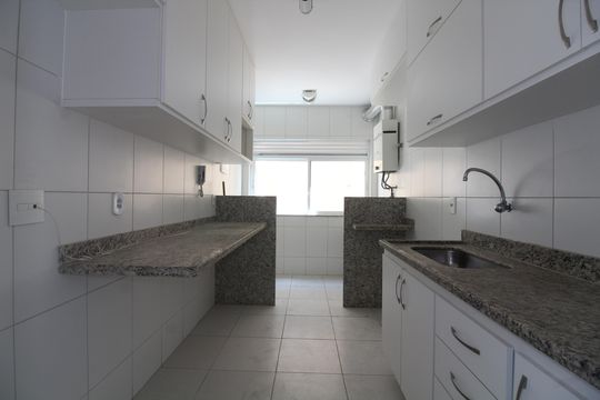Cozinha de apartamento para alugar com 3 quartos, 140m² em Braga, Cabo Frio