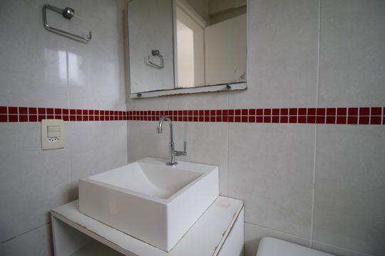 Banheiro de apartamento à venda com 2 quartos, 68m² em Barra da Tijuca, Rio de Janeiro
