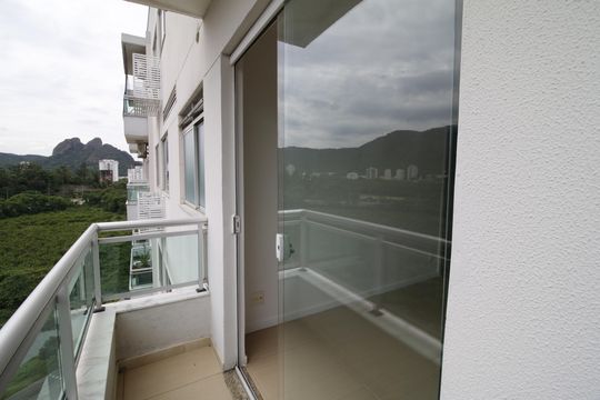 Varanda de apartamento à venda com 2 quartos, 68m² em Barra da Tijuca, Rio de Janeiro