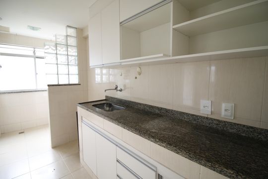 Cozinha de apartamento à venda com 2 quartos, 68m² em Barra da Tijuca, Rio de Janeiro