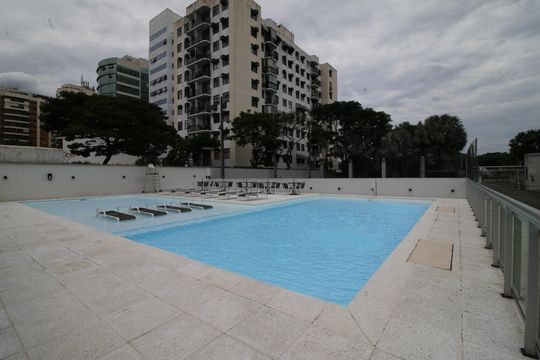 Área comum - Piscina de apartamento à venda com 2 quartos, 68m² em Barra da Tijuca, Rio de Janeiro