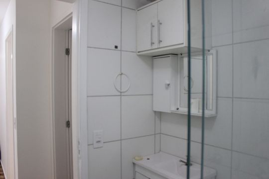 Banheiro de apartamento para alugar com 2 quartos, 56m² em Vila Bremen, Guarulhos