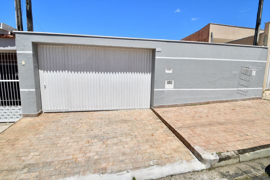 Fachada de casa para alugar com 3 quartos, 125m² em Parque São Quirino, Campinas
