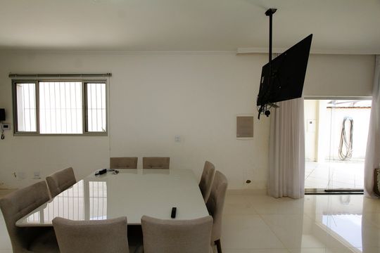 Sala de casa à venda com 5 quartos, 170m² em Betânia, Belo Horizonte