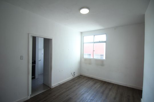 Sala de apartamento à venda com 2 quartos, 50m² em Diamante, Belo Horizonte