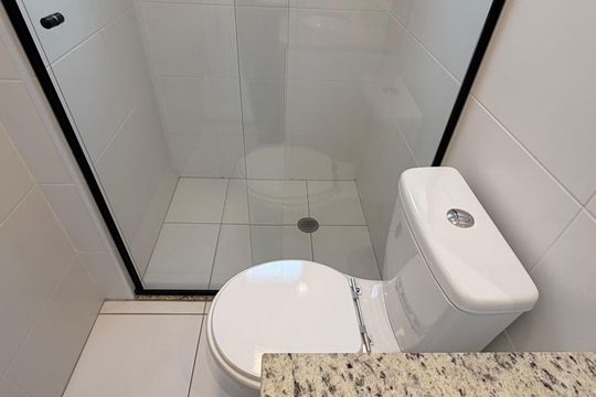Banheiro social de apartamento para alugar com 2 quartos, 50m² em Vila Joao Basso, São Bernardo do Campo