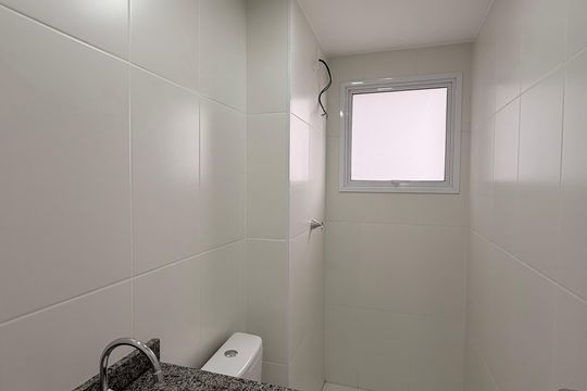 Banheiro social  de apartamento para alugar com 2 quartos, 50m² em Vila Joao Basso, São Bernardo do Campo
