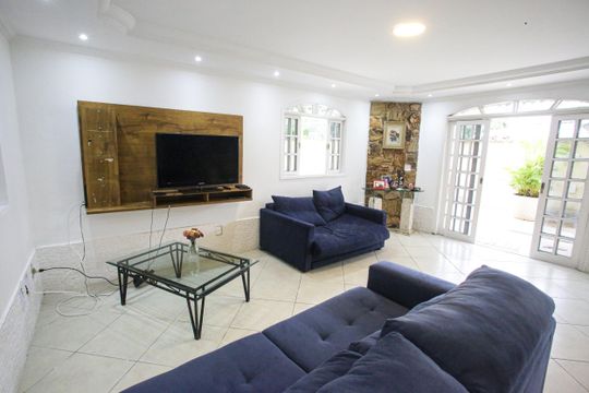 Sala de Estar de casa de condomínio à venda com 4 quartos, 275m² em Freguesia (jacarepaguá), Rio de Janeiro