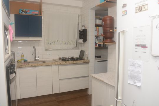 Cozinha de apartamento à venda com 3 quartos, 79m² em Jardim Guairaca, São Paulo