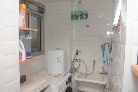 Lavanderia (Torneira) de apartamento à venda com 3 quartos, 79m² em Jardim Guairaca, São Paulo