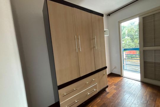 Casa de Condomínio para alugar com 2 quartos, 80m² em Jardim Barbacena, Cotia