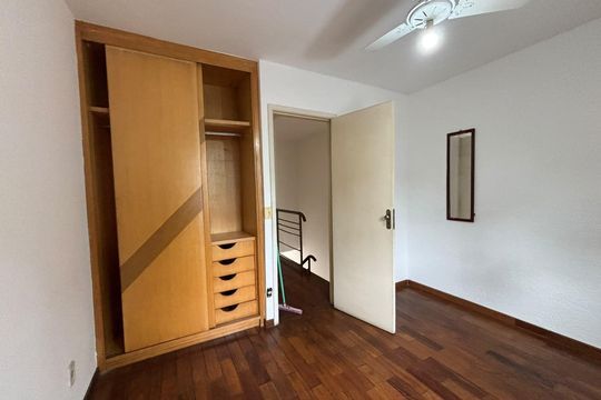 Casa de Condomínio para alugar com 2 quartos, 80m² em Jardim Barbacena, Cotia