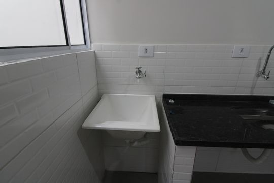 Tanque de apartamento para alugar com 2 quartos, 48m² em Vila Dalila, São Paulo