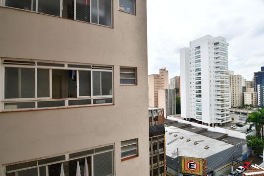 Banheiro de serviço - Vista de apartamento à venda com 2 quartos, 108m² em Centro, Campinas
