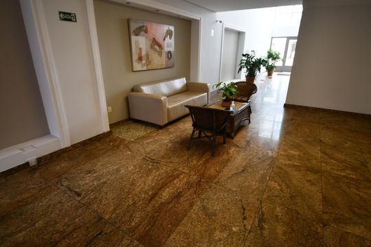Hall social de apartamento à venda com 2 quartos, 108m² em Centro, Campinas