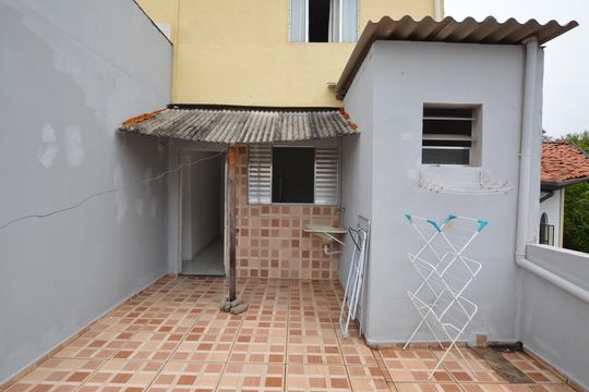 AREA DE SERVIÇO  de casa à venda com 3 quartos, 120m² em Vila Gomes, São Paulo