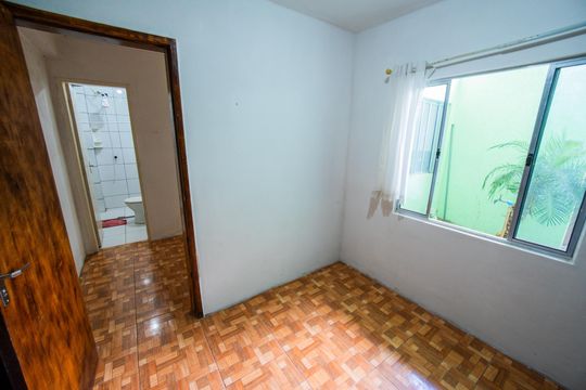 Quarto de casa para alugar com 1 quarto, 50m² em Uberaba, Curitiba
