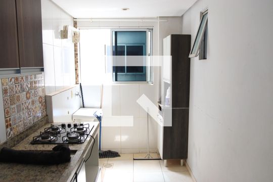 Cozinha e Área de Serviço de apartamento para alugar com 2 quartos, 52m² em Chácara Bela Vista, Goiânia