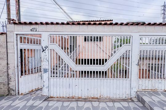 Fachada  de casa para alugar com 2 quartos, 80m² em Cangaiba, São Paulo