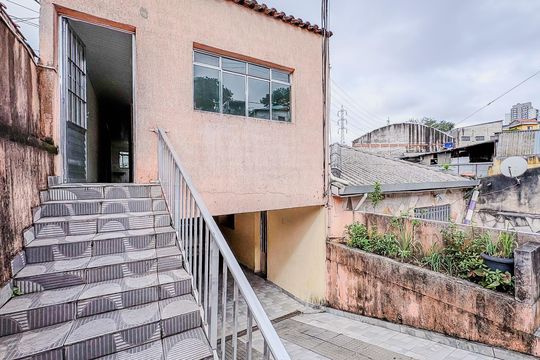 Escada  de casa para alugar com 2 quartos, 80m² em Cangaiba, São Paulo
