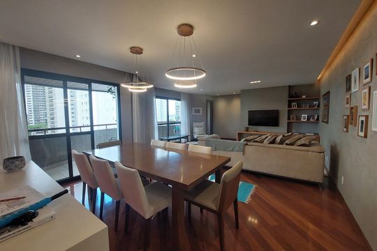 Apartamento à venda com 4 quartos, 158m² em Santo Amaro, São Paulo
