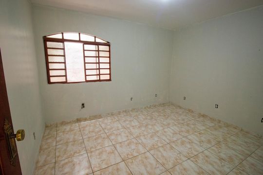 Casa para alugar com 3 quartos, 80m² em Qno 18, Brasília