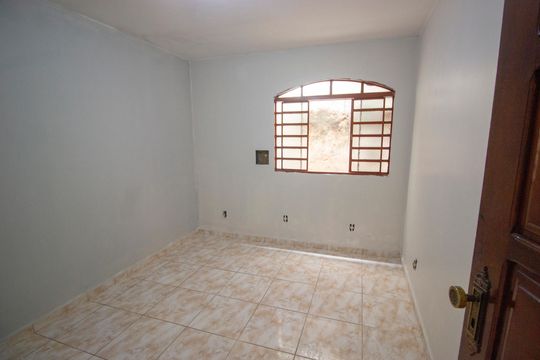 Casa para alugar com 2 quartos, 80m² em Qno 18, Brasília
