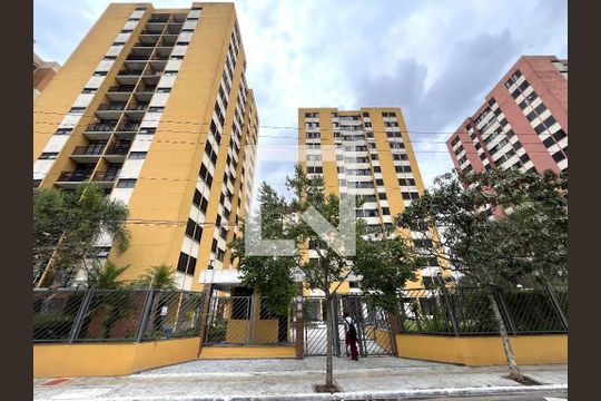 Fachado do condomínio de apartamento para alugar com 3 quartos, 78m² em Vila Campestre, São Paulo
