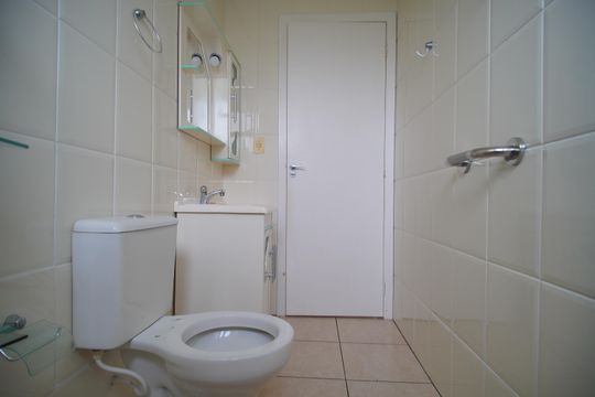 Banheiro de apartamento à venda com 2 quartos, 87m² em Vila Nova, Novo Hamburgo