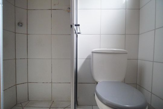 Banheiro de apartamento à venda com 2 quartos, 50m² em Centro, São Leopoldo