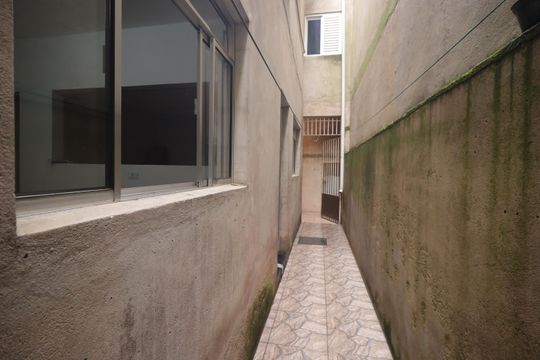 Corredor de casa para alugar com 1 quarto, 30m² em Jardim Utinga, Santo André