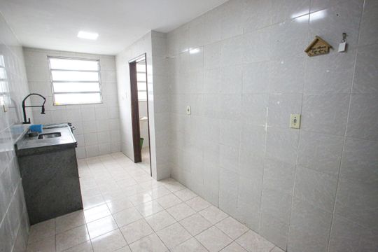 Cozinha de apartamento para alugar com 2 quartos, 80m² em Taquara, Rio de Janeiro