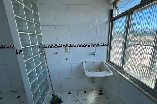 Área de Serviço de apartamento para alugar com 2 quartos, 60m² em Realengo, Rio de Janeiro