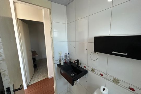 Banheiro de apartamento para alugar com 2 quartos, 60m² em Realengo, Rio de Janeiro