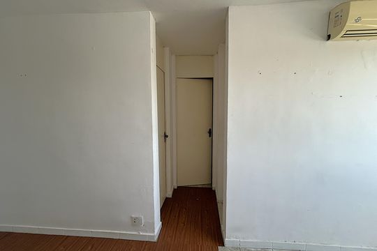 Corredor de apartamento para alugar com 2 quartos, 60m² em Realengo, Rio de Janeiro