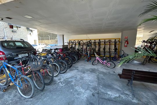 Bicicletário de apartamento para alugar com 2 quartos, 60m² em Realengo, Rio de Janeiro