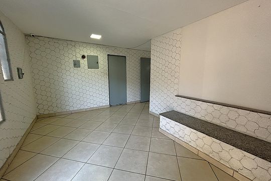 Hall de entrada de apartamento à venda com 2 quartos, 60m² em Realengo, Rio de Janeiro