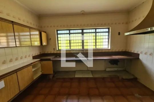 Casa para alugar com 5 quartos, 371m² em Jardim Chapadão, Campinas