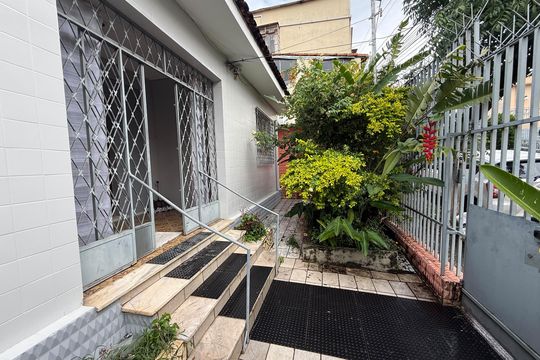 quintal de casa para alugar com 3 quartos, 100m² em Carlos Prates, Belo Horizonte