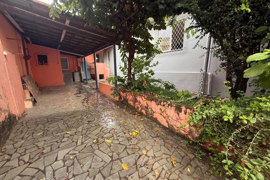 quaintal de casa para alugar com 3 quartos, 100m² em Carlos Prates, Belo Horizonte