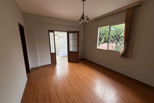 sala 1 de casa para alugar com 3 quartos, 100m² em Carlos Prates, Belo Horizonte