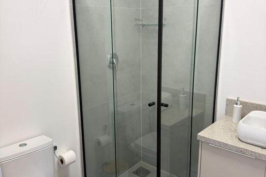 Banheiro de apartamento para alugar com 2 quartos, 63m² em Lagoa Pequena, Florianópolis