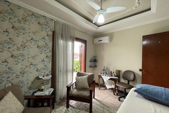 Casa à venda com 4 quartos, 280m² em Centro, São Leopoldo
