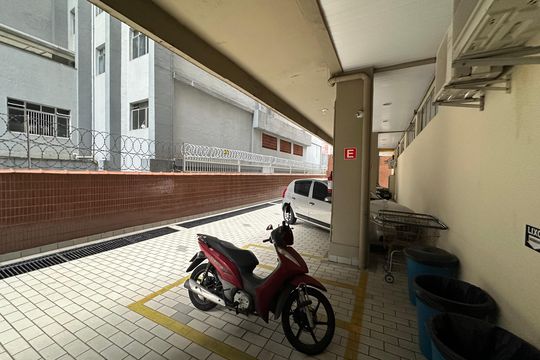 Garagem de apartamento para alugar com 1 quarto, 66m² em Itararé, São Vicente