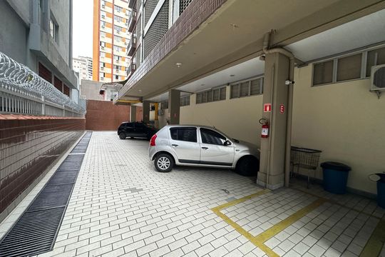 Garagem de apartamento para alugar com 1 quarto, 66m² em Itararé, São Vicente