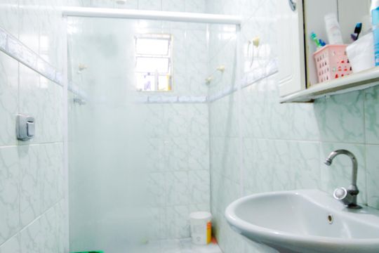 Banheiro da Edícula de casa à venda com 5 quartos, 335m² em Parque Sao Miguel, Guarulhos