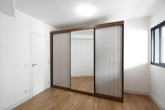 Quarto 2 de apartamento para alugar com 2 quartos, 90m² em Água Verde, Curitiba
