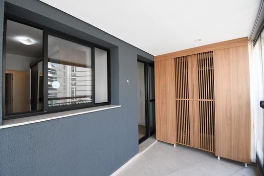 Varanda com churrasqueira de apartamento para alugar com 2 quartos, 90m² em Água Verde, Curitiba