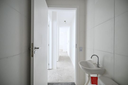 Banheiro de apartamento para alugar com 2 quartos, 45m² em Jardim Paris, São Paulo