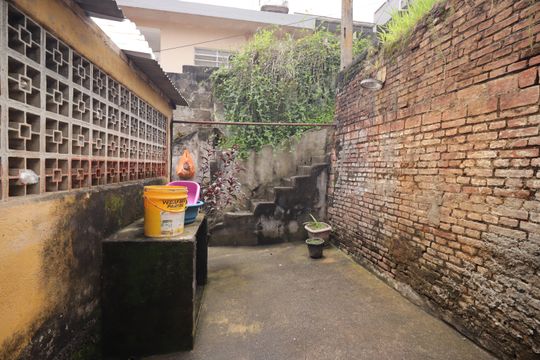 Quintal fundos de casa à venda com 1 quarto, 236m² em Parque das Nações, Santo André